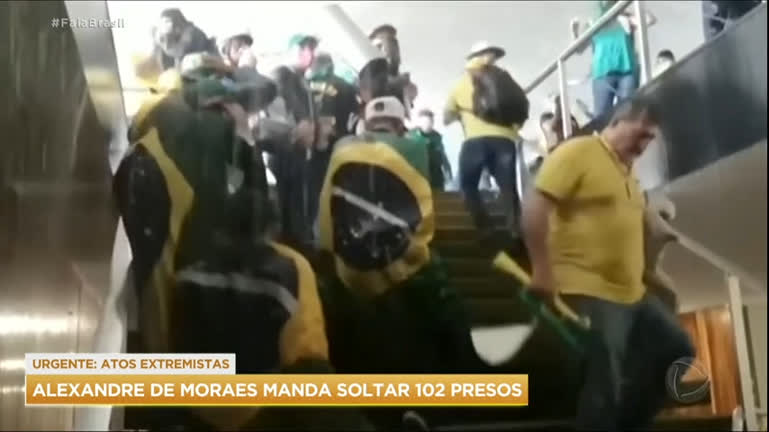 alexandre-de-moraes-manda-soltar-102-presos-por-atos-de-vandalismo-em-brasilia