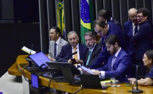 confira-como-votou-cada-deputado-no-2o-turno-da-reforma-tributaria