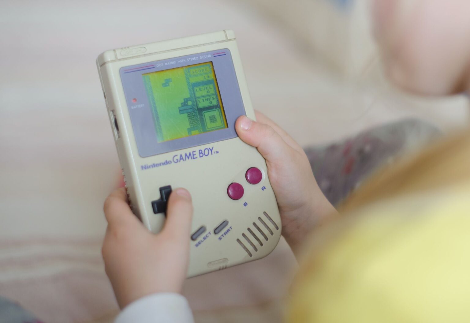 encontraremos-um-game-boy-extremamente-raro-e-caro-que-nunca-foi-usado